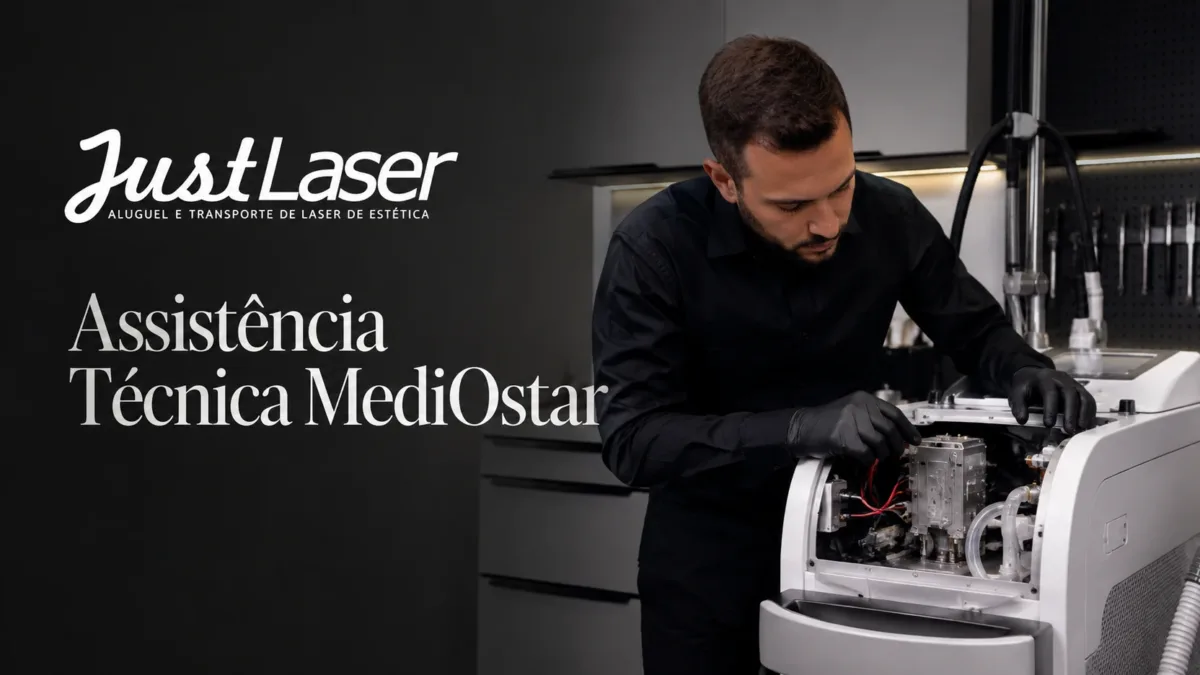Assistência técnica MediOstar Técnico manuseando a parte interna do aparelho na oficina — assistência técnica MediOstar